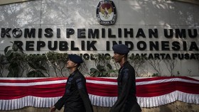 Hujan Interupsi Saat KPU Tetapkan AGK Pemenang Pilgub Malut