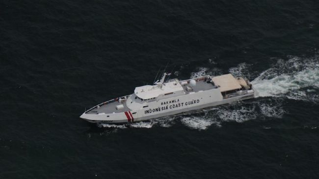 Bakamla mengirim dua kapal untuk menyelamatkan 21 ABK Kapal Motor Tanker Ocean Star yang terkatung-katung 4 bulan di laut Timor.