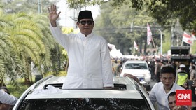 FOTO: Konvoi dan Marching Band Antar Prabowo-Sandiaga ke KPU
