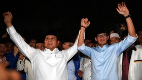 Takbir Menggema Usai Prabowo Jumatan di Masjid Sunda Kelapa