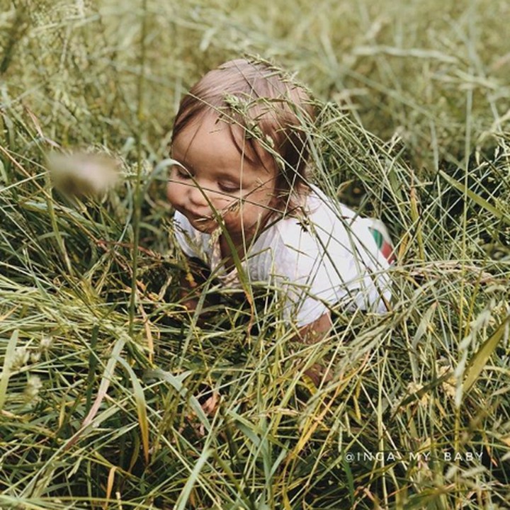 <p>Ngapain kamu di situ, Nak? (Foto: Instagram @inga_my_baby)</p>
