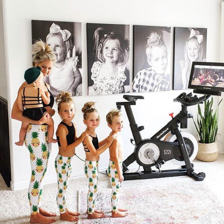 <p>Foto sambil olahraga bareng anak juga oke. Kelihatan kompak banget. (Foto: Instagram @janenecrossley)</p>