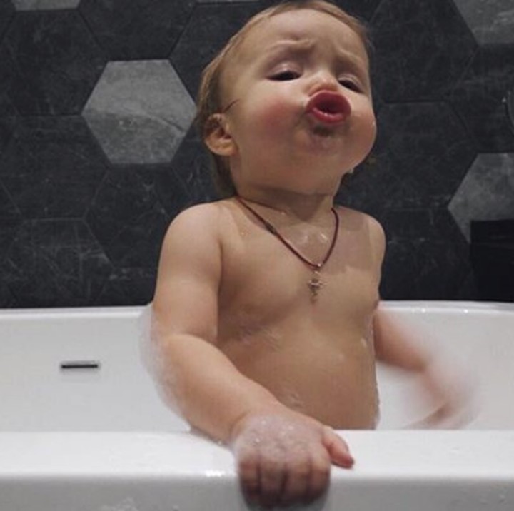<p>Hmm, bisa jadi duck face adalah gaya andalan hampir semua balita. (Foto: Instagram @inga_my_baby)</p>
