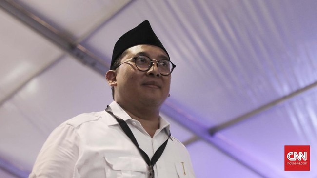 Fadli Zon minta aparat netral jika ingin tensi politik di Pilpres 2019 membaik. Sebab Jokowi dan Prabowo sudah menunjukkan sikap damai dengan saling berpelukan.