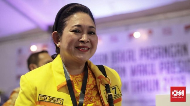 Titiek Suharto Minta Bulog Segera Salurkan Stok Beras di Gudang Ketua Komisi IV DPR RI Siti Hediati Hariyadi atau lebih dikenal sebagai Titiek Suharto meminta Bulog segera menyalurkan stok beras di gudang.