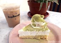 Kopi Kenalan: Ngemil Green Tea Cheesecake Sambil Menyeruput Es Kopi Susu