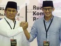 Gaya 'Jenderal' Prabowo dan Cara Sandi 'Merakyat' saat ke KPU