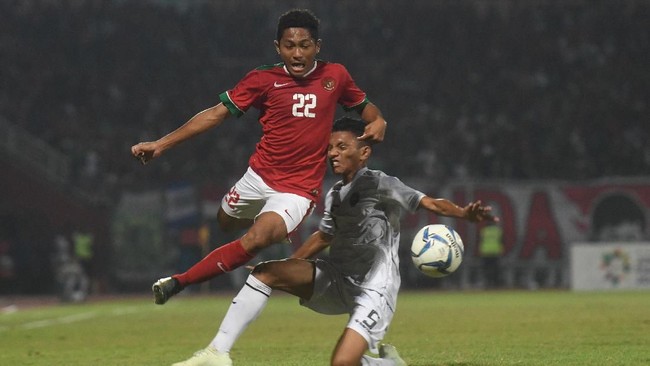 Timnas Indonesia U-16 unggul 1-0 pada babak pertama laga final Piala AFF U-16 2018 menghadapi Thailand di Stadion Gelora Delta, Sidoarjo, Sabtu (11/8) malam.