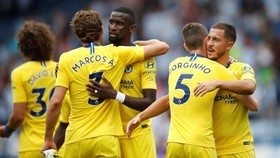 Chelsea Kalahkan Huddersfield Town 3-0