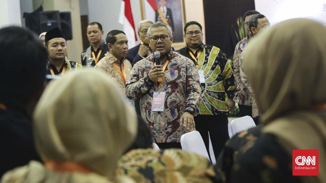 KPU akan mengkaji aturan karena beberapa anggota DPRD Malang yang ditetapkan sebagai tersangka oleh KPK telah mendaftar sebagai bacaleg pemilu 2019.