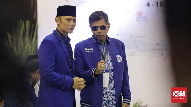 Sekjen Demokrat Hinca Pandjaitan mengingatkan kepada Djarot Saiful Hidayat mengenai keberadaan Bandara Kualanamu dan Silangit yang dibangun pada masa SBY.