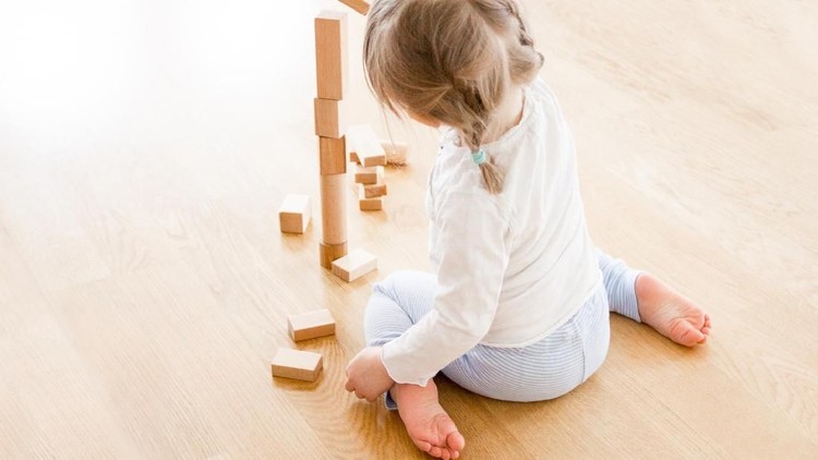 Dampak Jika Anak Terbiasa Duduk dengan Posisi Kaki 'W' Jika si kecil terbiasa duduk dengan posisi kaki W, jangan dibiarkan ya, Bun. Jika jadi kebiasaan, ini dia dampaknya.