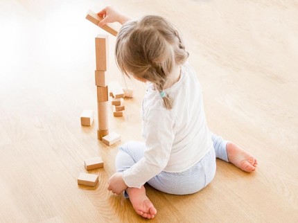 Dampak Jika Anak Terbiasa Duduk dengan Posisi Kaki 'W'
