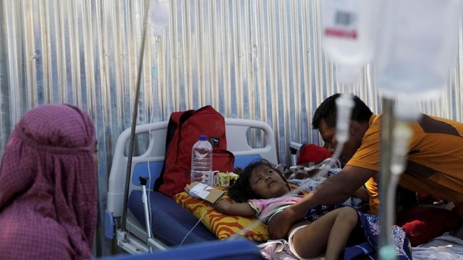 Ketua tim RS Lapangan BSMI di Lombok menyatakan bantuan makanan yang umumnya didominasi mie dan nasi memiliki andil memperlemah daya tahan tubuh anak-anak.