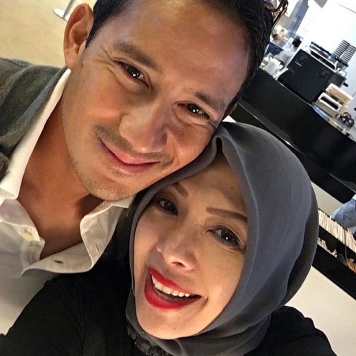 <p>Kalau dilihat-lihat pasangan suami istri ini mirip banget. Setuju nggak, Bun? (Foto: Instagram/@nurasiauno)  </p>