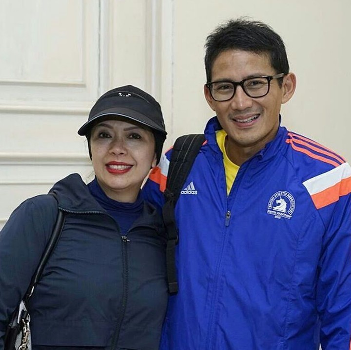<p>Kompak! Saat Sandiaga dan Nur Asia berpakaian sporty. (Foto: Instagram/@nurasiauno)  </p>