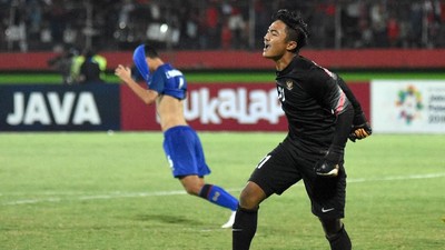 Kiper Timnas Indonesia U-23 Ernando Ari mengungkapkan perasaannya usai gagal mencetak gol saat adu penalti melawan Vietnam di final Piala AFF U-23 2023.