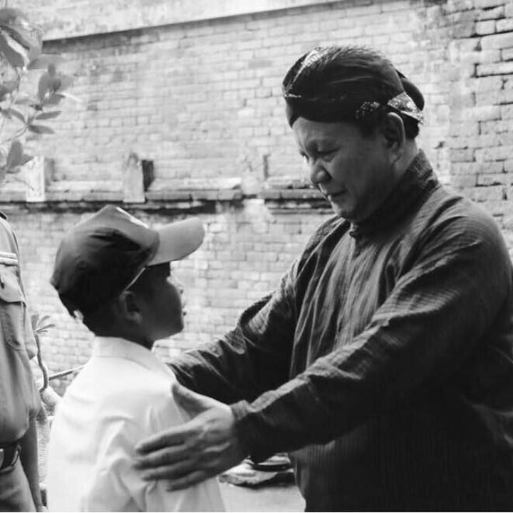 <p>Sepertinya Prabowo sedang memberi nasihat pada anak ini. (Foto: Instagram @prabowo)</p>
