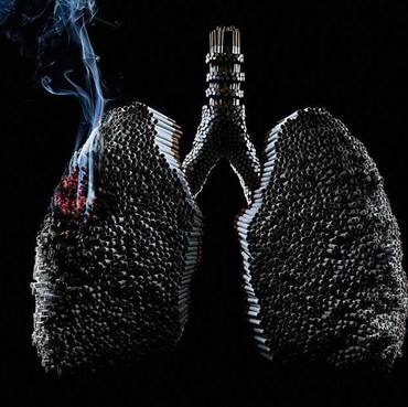 Langsung Hisap Rokok saat Berbuka Puasa Bisa Picu Masalah Lambung