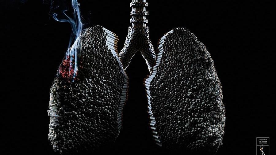 poster seram bahaya rokok&comma; tak kalah seram dari smoking room mirip kuburan di bandung