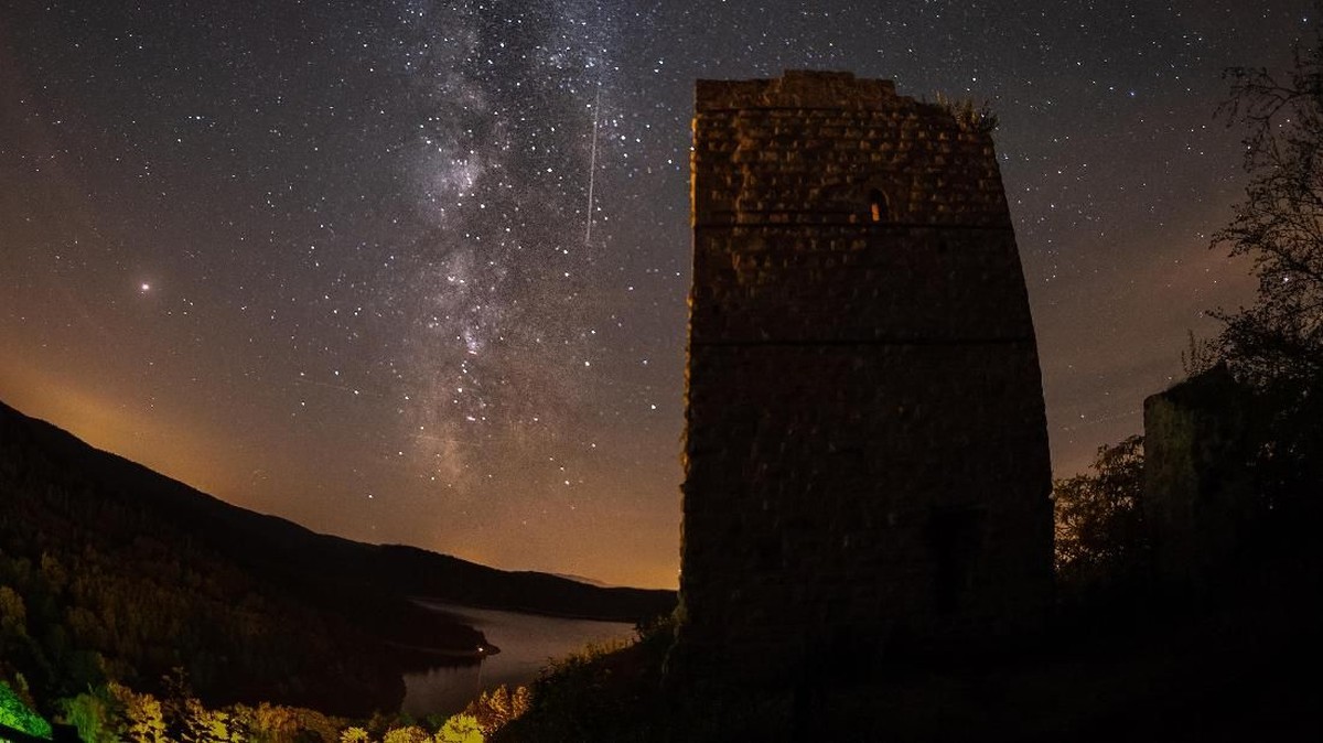 FOTO: Melihat Keindahan Hujan Meteor Perseid