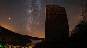 Tips Amati Puncak Hujan Meteor Orionids Malam Ini