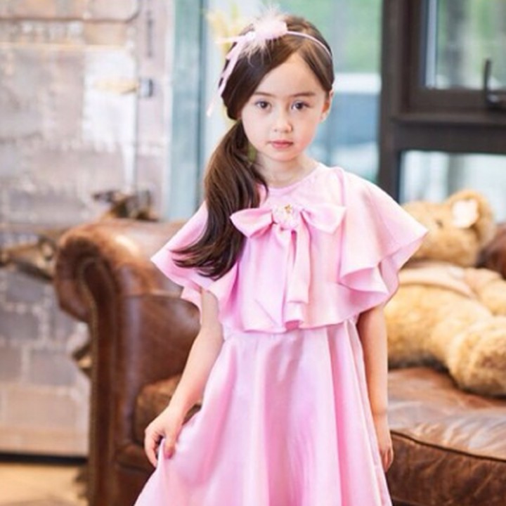 <p>Sebelum memerankan Meiying di film 'The Meg', Sophia sudah bermain di film 'Somewhere Only We Know'. (Foto: Instagram @allkidszone)</p>