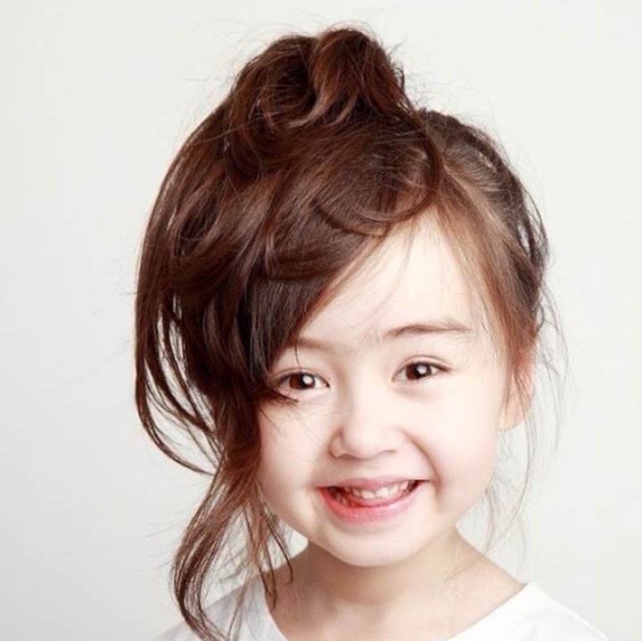 <p>Sophia memiliki adik bernama Elena yang juga seorang aktris cilik. (Foto: Twitter/ @baobeiduizhang)</p>