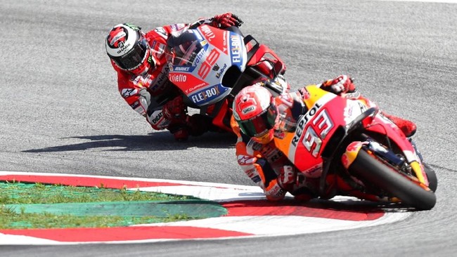 Juara bertahan MotoGP, Marc Marquez, enggan disebut sebagai pebalap penakut menyusul rumor mencegah kedatangan Jorge Lorenzo ke Repsol Honda.