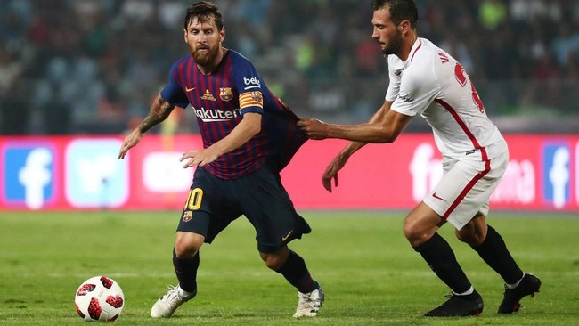 Barcelona ditahan imbang Deportivo Alaves di babak pertama pertandingan pekan pertama kompetisi Liga Spanyol 2018/2019 di Stadion Camp Nou, Minggu (19/8).