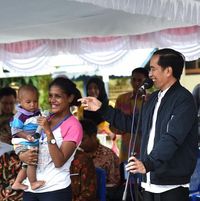 Potret Keceriaan Jokowi Saat Berada Di Tengah Anak-anak - Foto 2