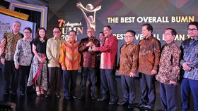 PT Bukit Asam Tbk Terpilih BUMN dan CEO Terbaik