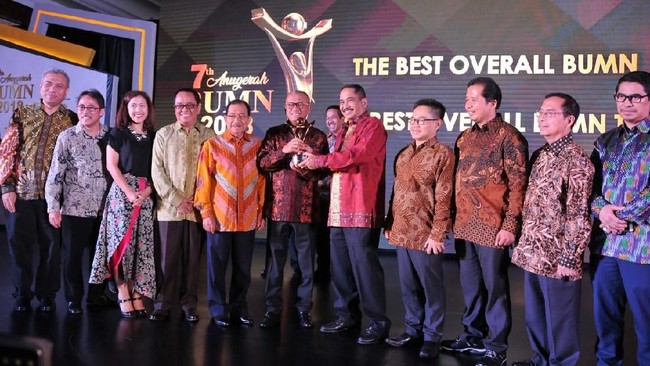 Direktur Utama PT Bukit Asam Tbk, Arviyan Arifin, dinobatkan sebagai The Best CEO kategori Strategic Orientation pada Perusahaan BUMN Tbk.
