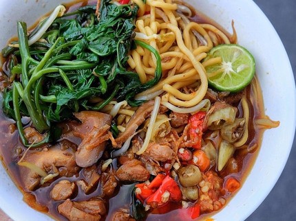Resep Mi Kangkung Ayam, Menu Unik Gugah Selera Keluarga