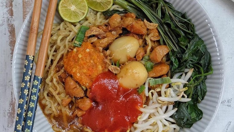 Mie Kangkung