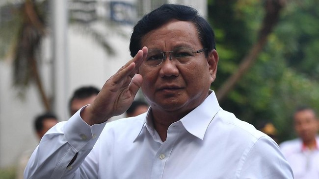 Bakal capres Prabowo Subianto meminta TNI tak menjadi alat politik penguasa dan tetap menjaga kedamaian Pilpres 2019.