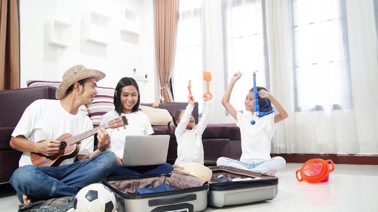 Ulang tahun adalah salah satu momen yang ditunggu anak. Sekali-kali bikin kejutan yuk, merayakan ulang tahun dengan trip keluarga.