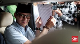 Usai Jokowi, Giliran Sandiaga Kunjungi Korban Gempa Lombok