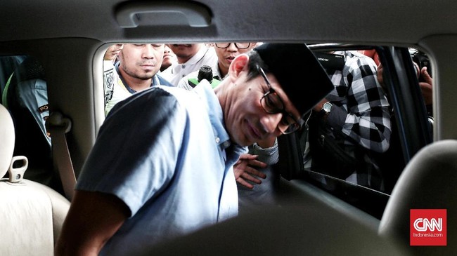 Sekjen Rumah Relawan Nusantara The Presiden Centre Jokowi-Ma'ruf Amin, Fahmy Hakiem melaporkan dugaan mahar politik Sandiaga Uno ke Bawaslu.