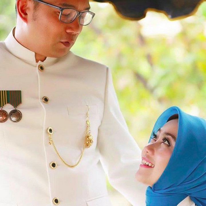 <p>Kemesraan Emil dan Atalia seakan nggak pernah luntur nih. (Foto: Instagram/ @ridwankamil)  </p>