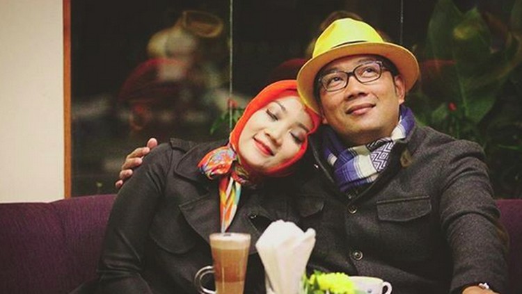 Ridwan Kamil dan istrinya, Atalia merupakan pasangan yang romantis. Lihat 5 momen romantis Atalia dan Ridwan Kamil yang lucu dan bikin baper berikut ini, Bun.