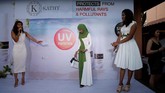 FOTO: Blogger Pendobrak Citra Negatif Muslim di Myanmar Seorang blogger Muslim Myanmar mencoba mengubah stigma umat muslim di negara tersebut dengan cara mengajarkan cara berbusana dan kecantikan.