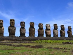 Duh, Patung Moai di Pulau Paskah Tertabrak Mobil