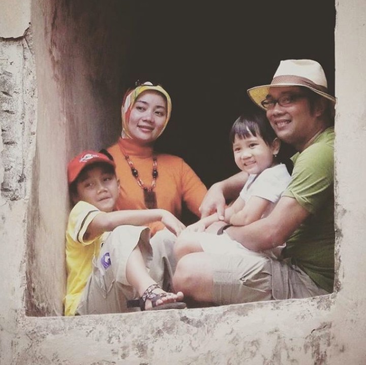 <p>Throwback sepuluh tahun yang lalu. Masih imut-imut banget ya si kecil? (Foto: Instagram @ridwankamil)</p>