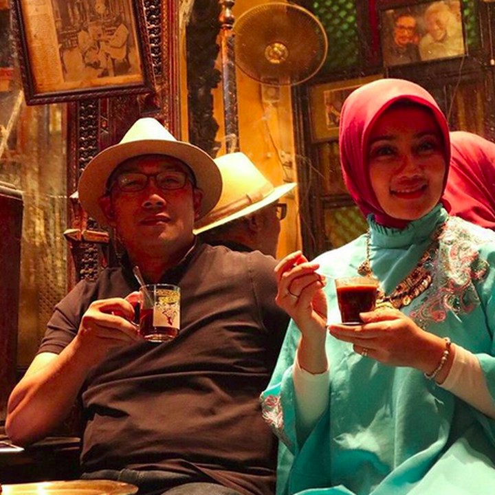 <p>Ngopi bareng pasangan kayak gini bisa jadi momen sederhana yang bikin bahagia. Ya nggak, Bun? (Foto: Instagram/ @ataliapr)</p>