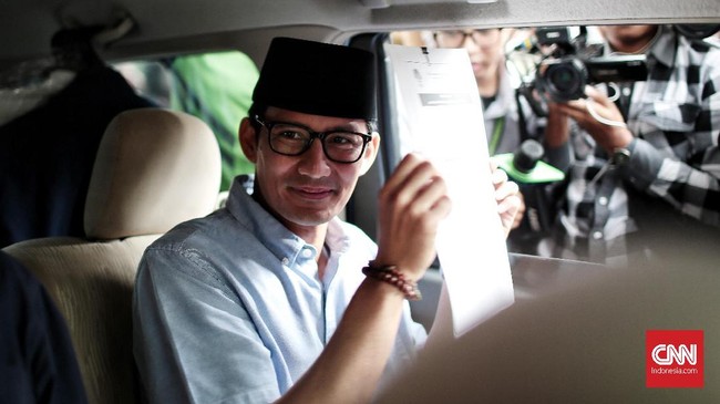 Bakal cawapres Sandiaga Uno mengaku saat ini independen namun masih dalam proses keluar dari Partai Gerindra.