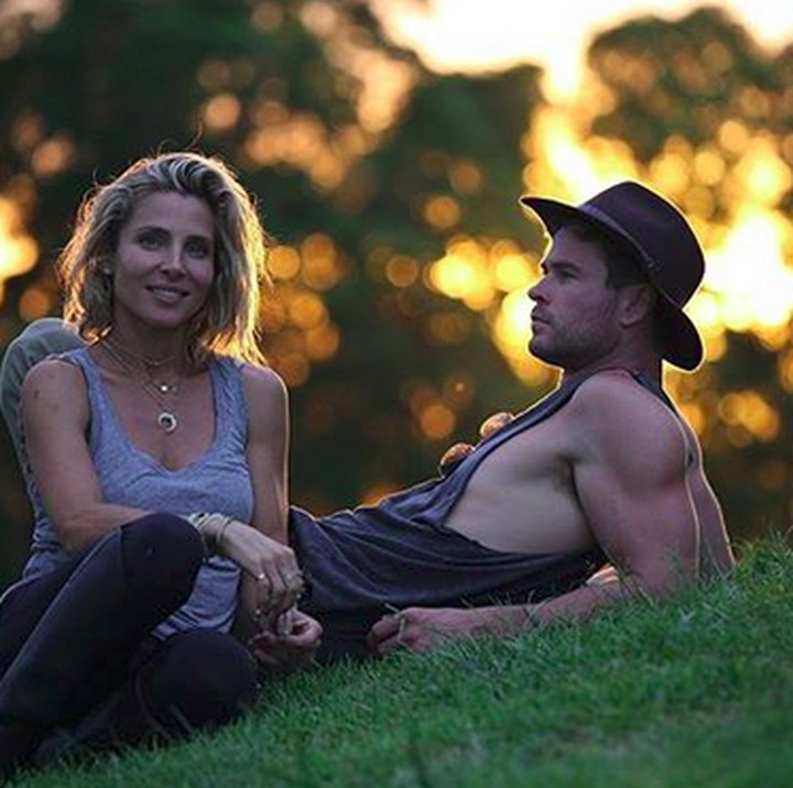 <p>Aih, pasangan yang satu ini sudah cocok jadi cover majalah ya. (Foto: Instagram/ @chrishemsworth)</p>