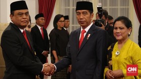 Jokowi Resmi Lantik Syafruddin Jadi Menteri PAN-RB