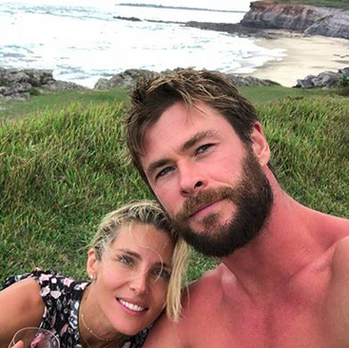 <p>Chris dan Elsa termasuk salah satu pasangan selebriti yang jarang diterpa isu miring lho. (Foto: Instagram/ @chrishemsworth)</p>