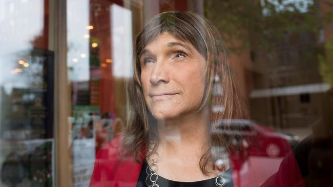 Mengalahkan tiga kandidat lainnya, Christine Hallquist, seorang wanita transgender terpilih menjadi calon gubernur negara bagian Vermont, Amerika Serikat.